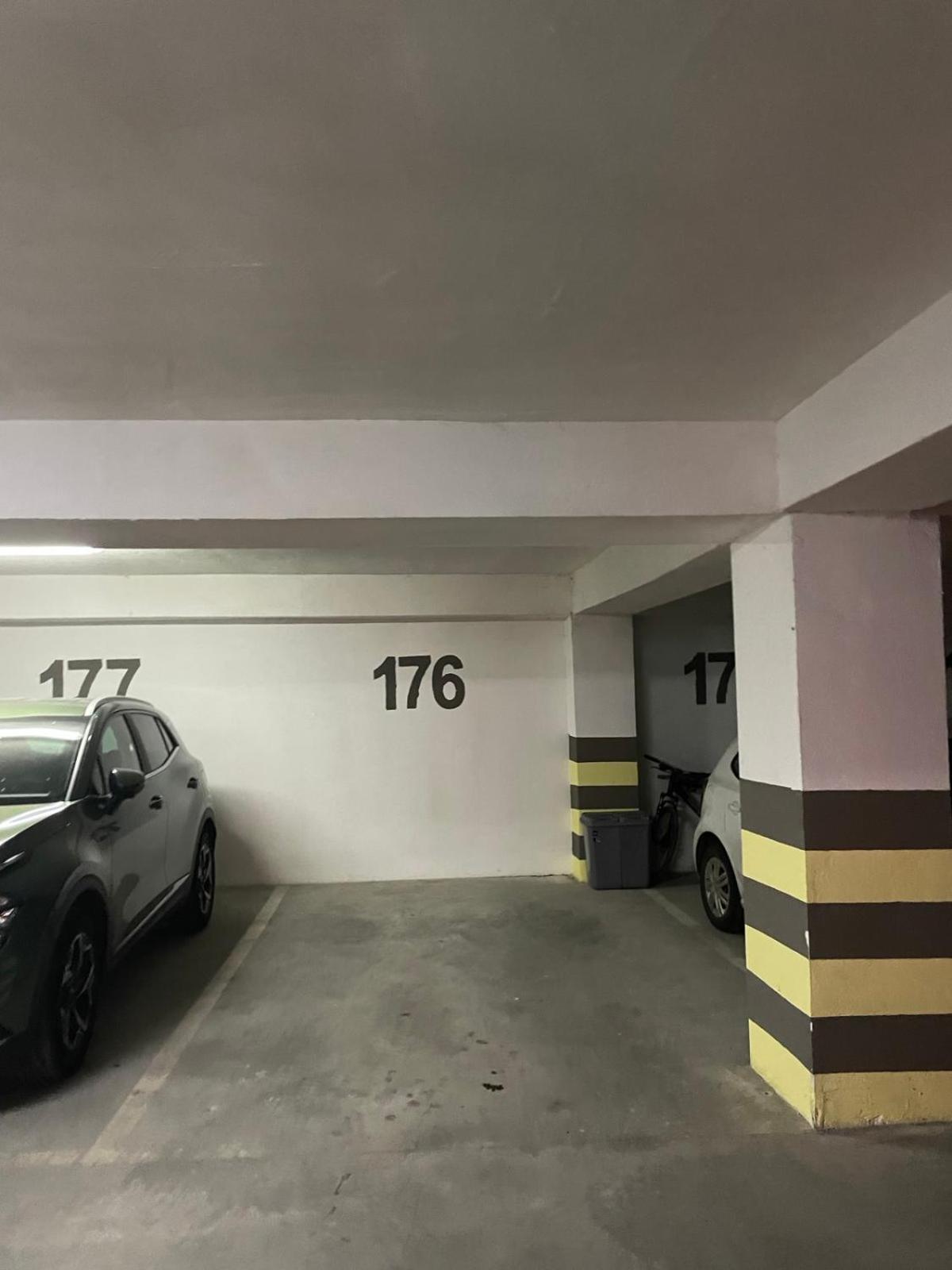 Porta Leks Apartment, Self Check-In, Own Parking 斯科普里 外观 照片
